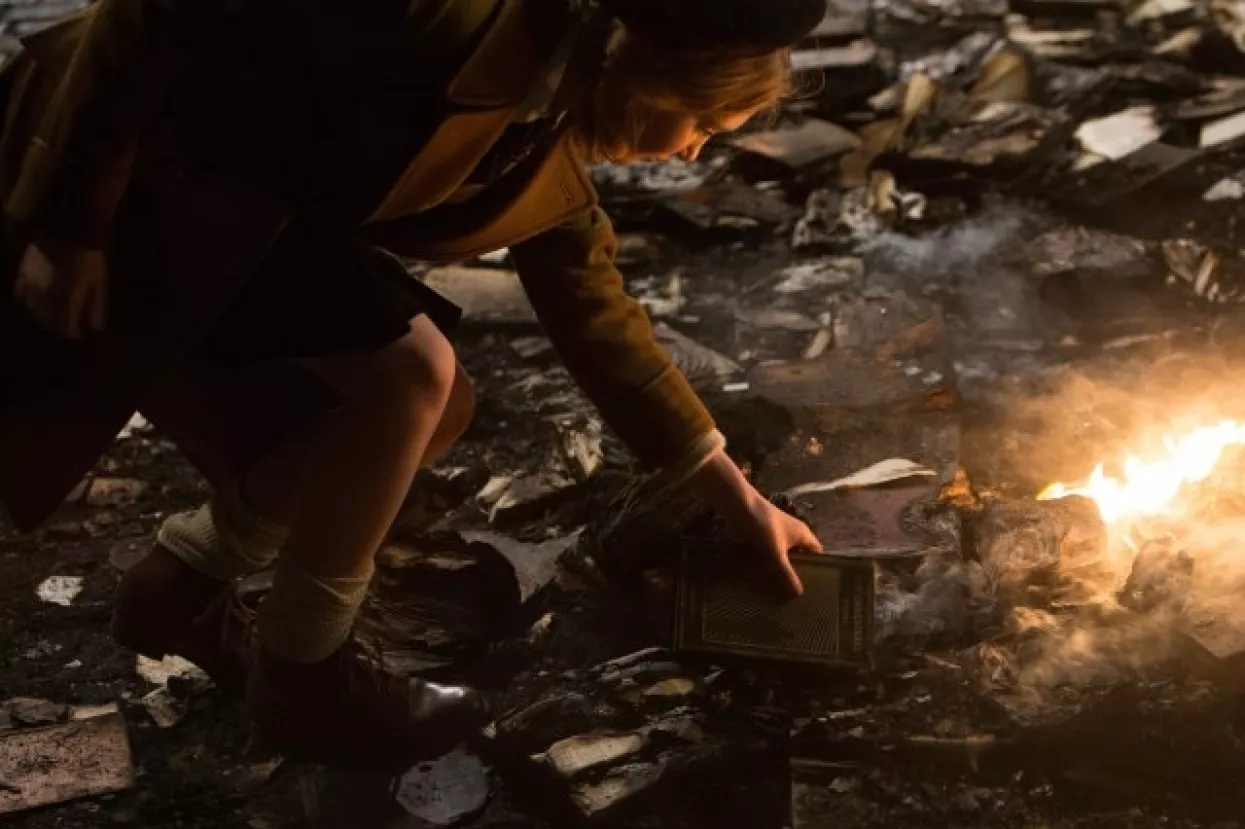 Kradljivica knjiga - film scenaristički banalan, pretjerano stiliziran i režiran bez jasne ideje