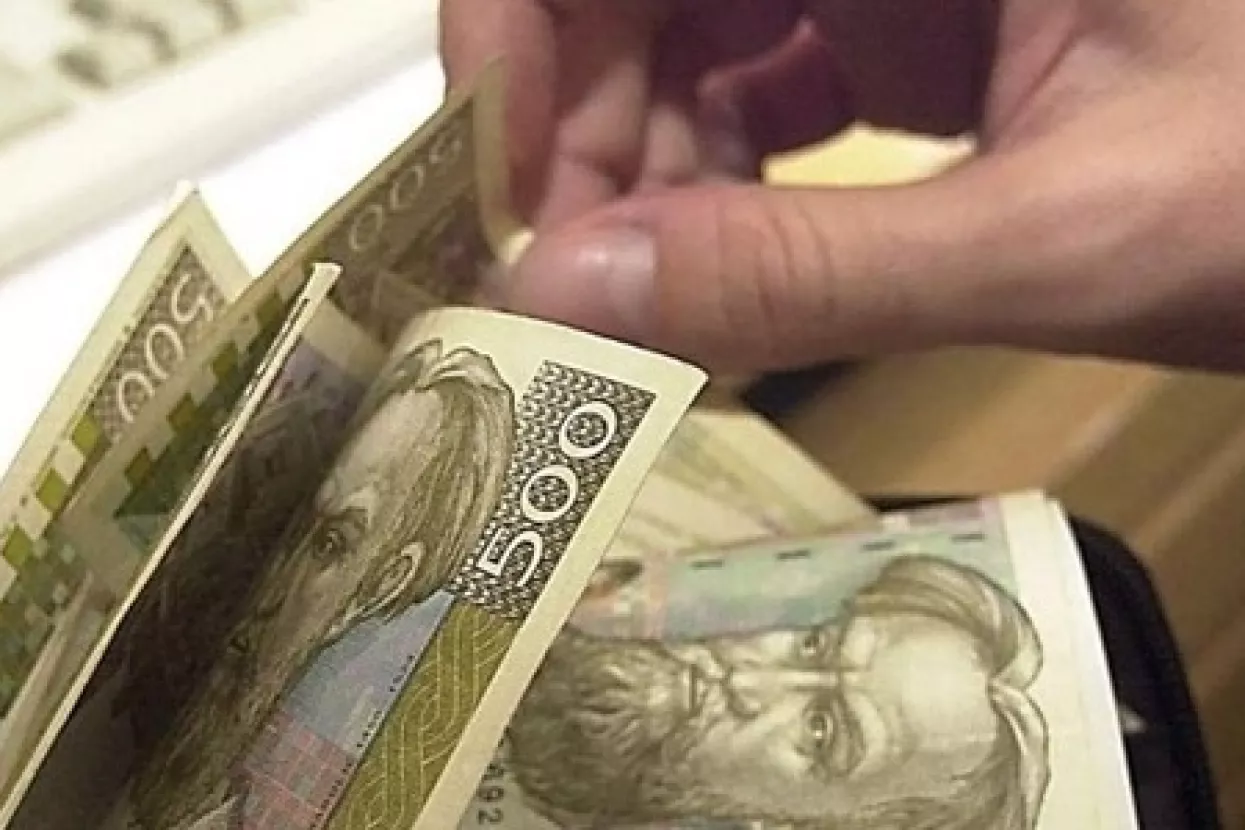 Poreznici lani prodajom ovr&scaron;enih pokretnina naplatili 670 milijuna kuna duga