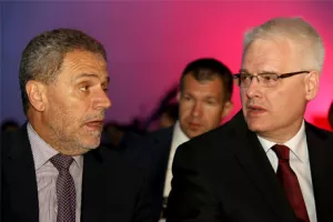 Bi li Steve Jobs uspio da je u startu morao popuniti brdo papira?