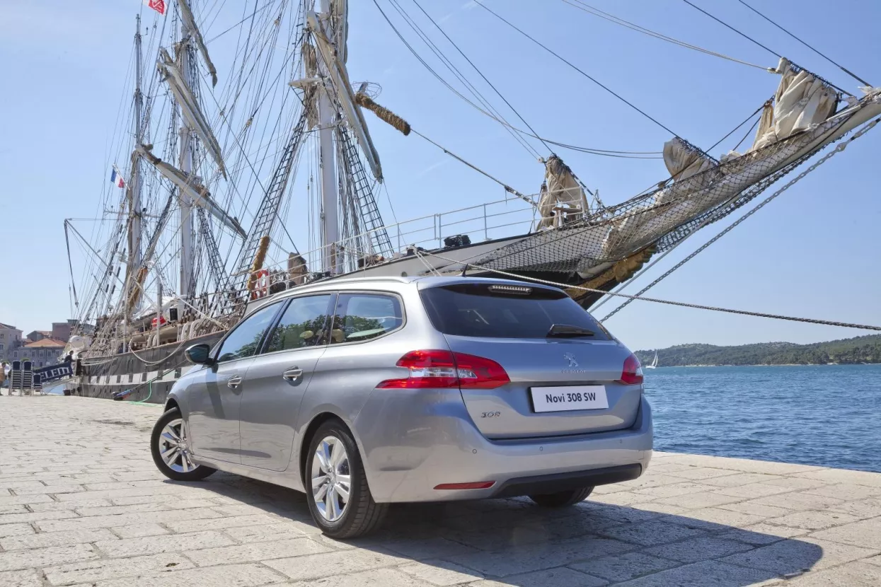 Peugeot 308 SW: Prostran i praktičan