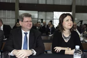 Tko će prvi izumrijeti - državne čistačice ili država?
