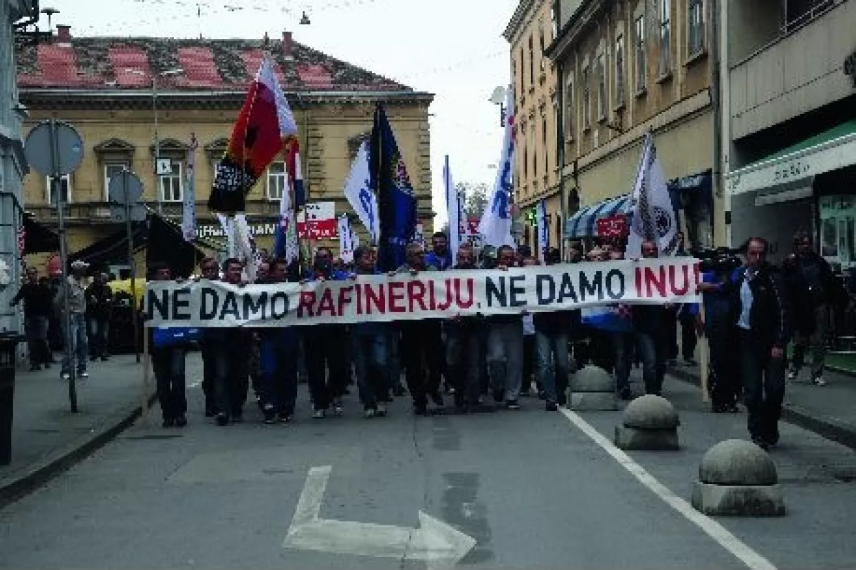 Država i Mol upravljaju Inom kao SDP i HDZ državom