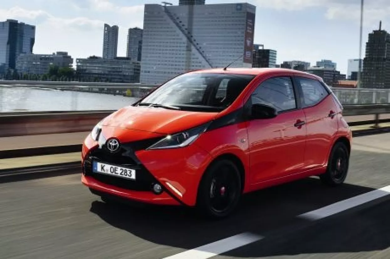 Toyota Aygo 1.0 VVT-i x.cite - Blizanka s jasnim identitetom