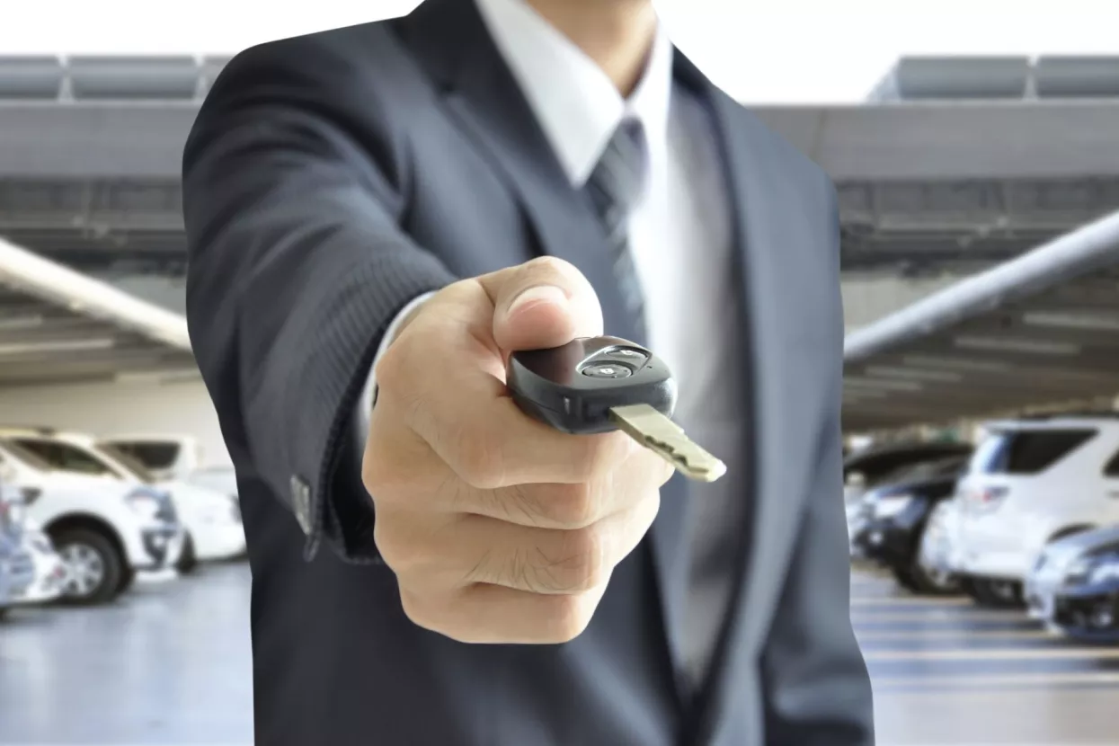 Uporabu službenih automobila treba bolje urediti