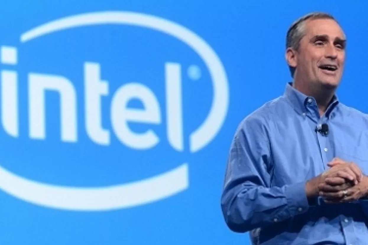 Intel predstavio računalo veličine gumba te dronove vođene RealSense kamerom
