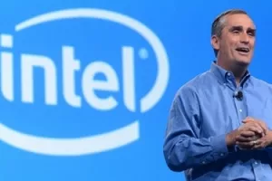 Intel predstavio računalo veličine gumba te dronove vođene RealSense kamerom
