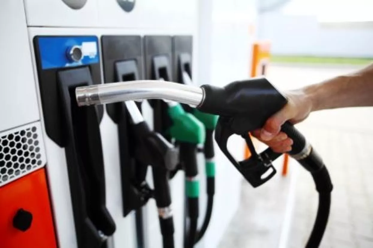 Cijene goriva porasle za 10 lipa, Inina konkurencija pojeftinila Eurodizel
