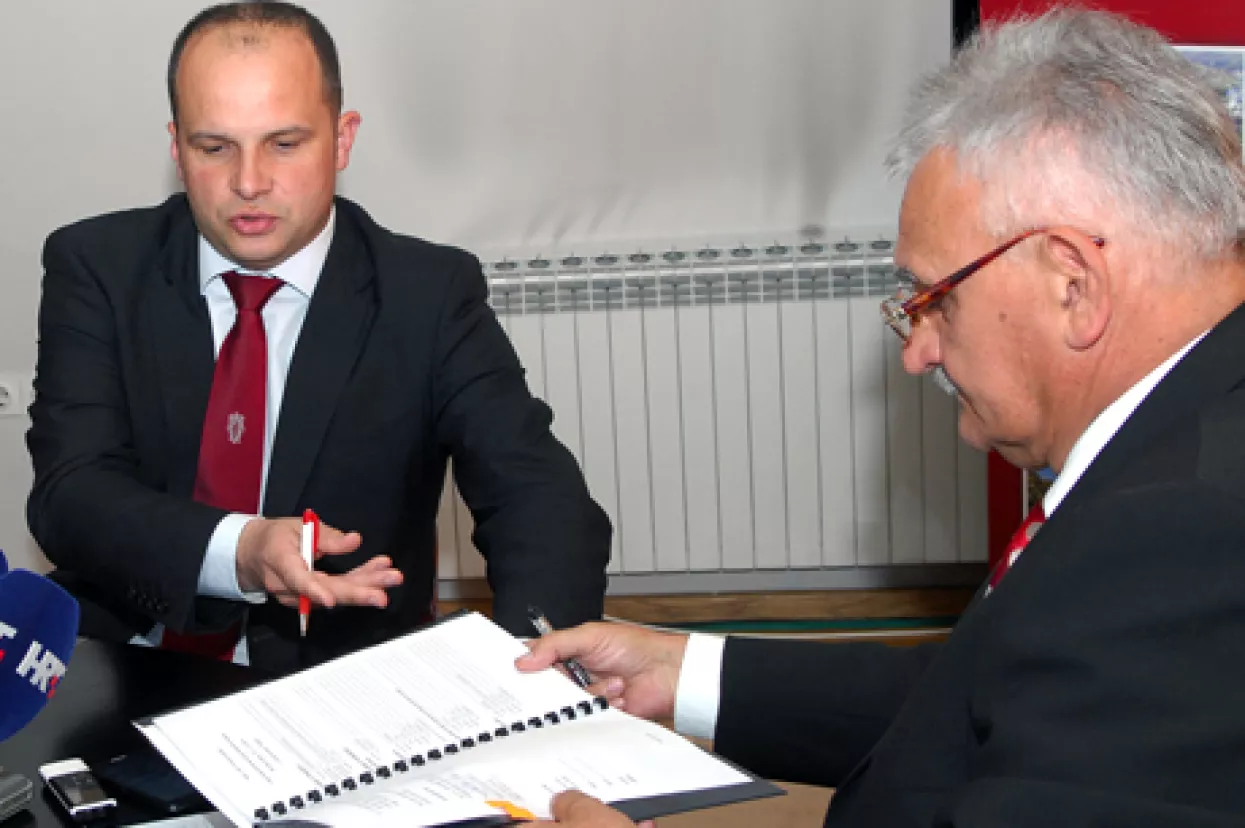 Potpisan ugovor koji Karlovačkoj županiji jamči osuvremenjivanje prometne infrastrukture