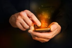 Roaming i podaktovni promet za mobitele ukida se 2017. godine