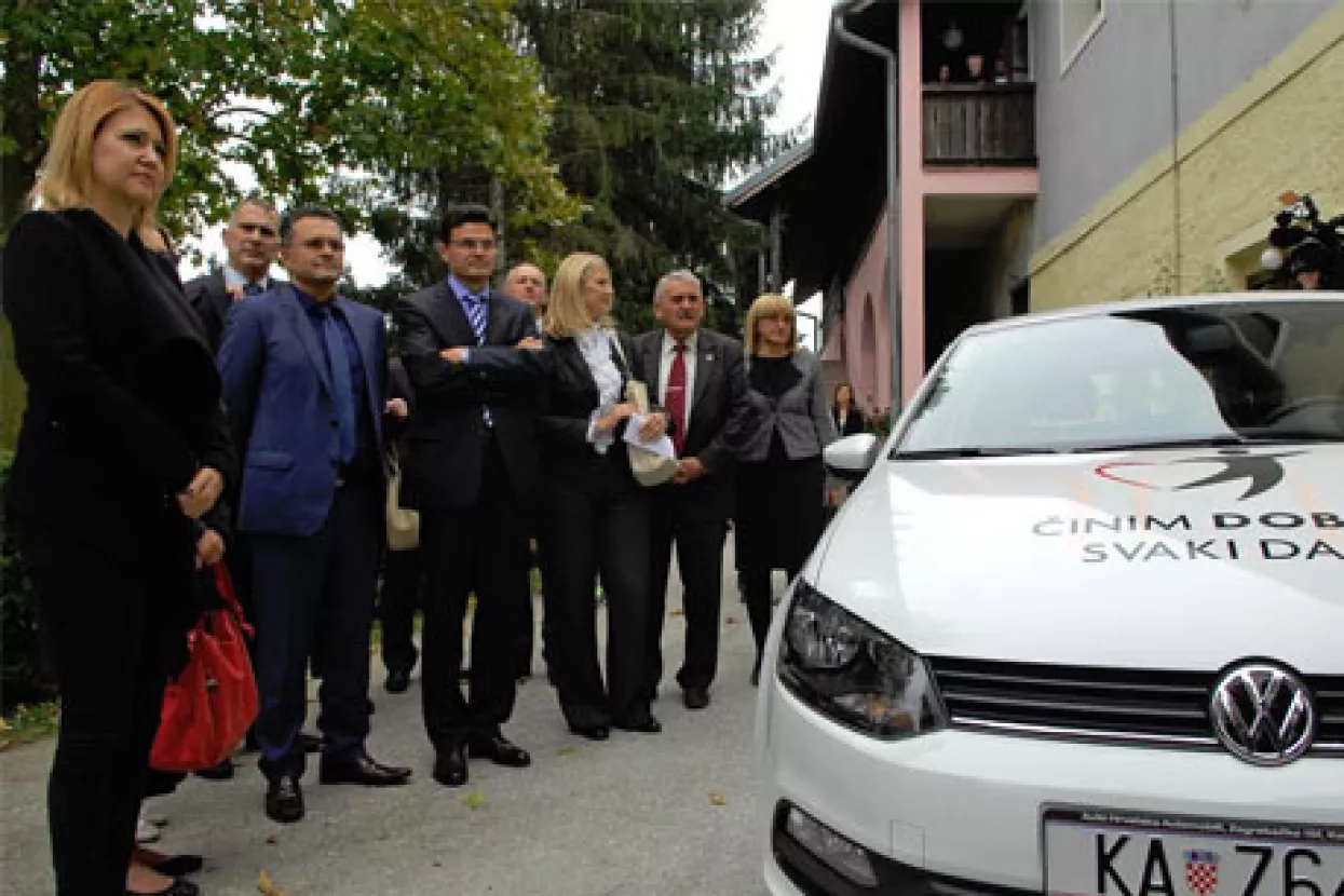 PBZ Card uručio donaciju Centru za rehabilitaciju "Ozalj"