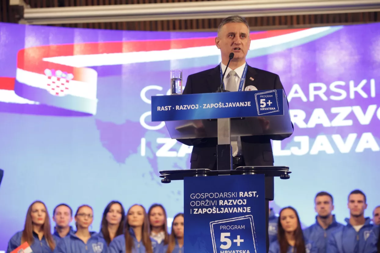 Karamarko obećao sto tisuća radnih mjesta, rast mirovina od pet posto, manji PDV na dječju hranu
