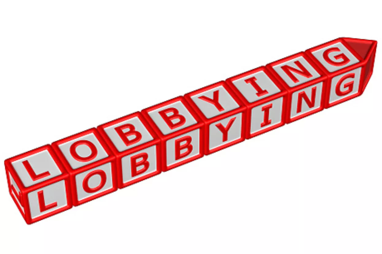 Do pravih reformi vodi političko lobiranje, a ne kupovanje mandata