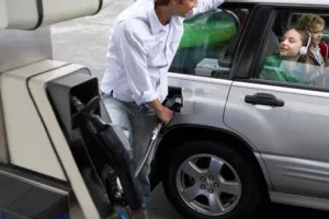Cijene motornih goriva padaju treći tjedan zaredom