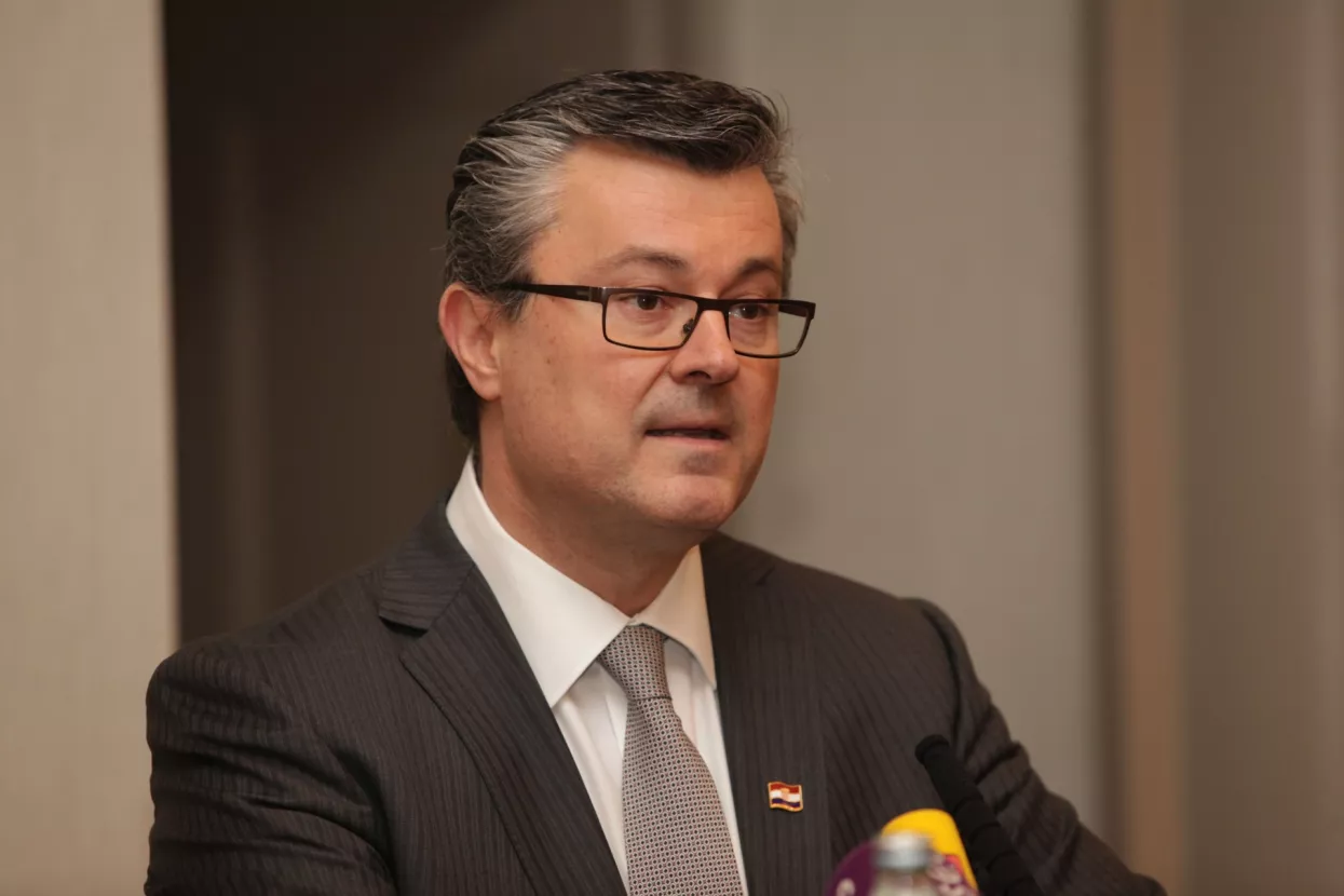 Timov tim se prvi put sastao u četvrtak u 10 sati