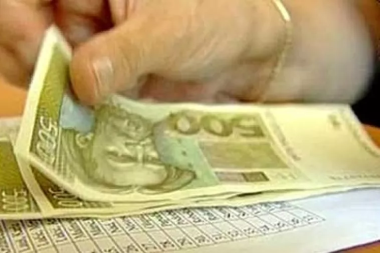 Prosječna neto isplaćena plaća za studeni bila je 5.855 kuna