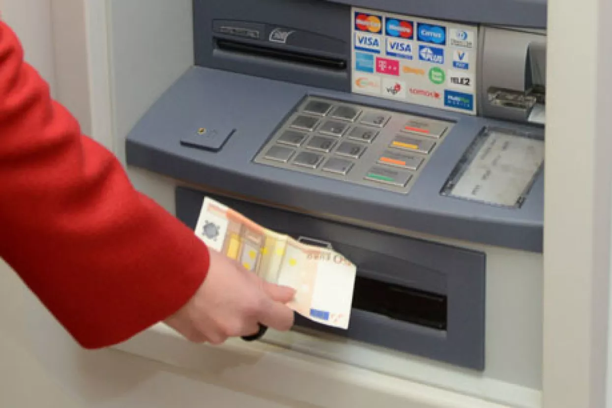 Zaba uvela prvi bankomat koji isplaćuje eure