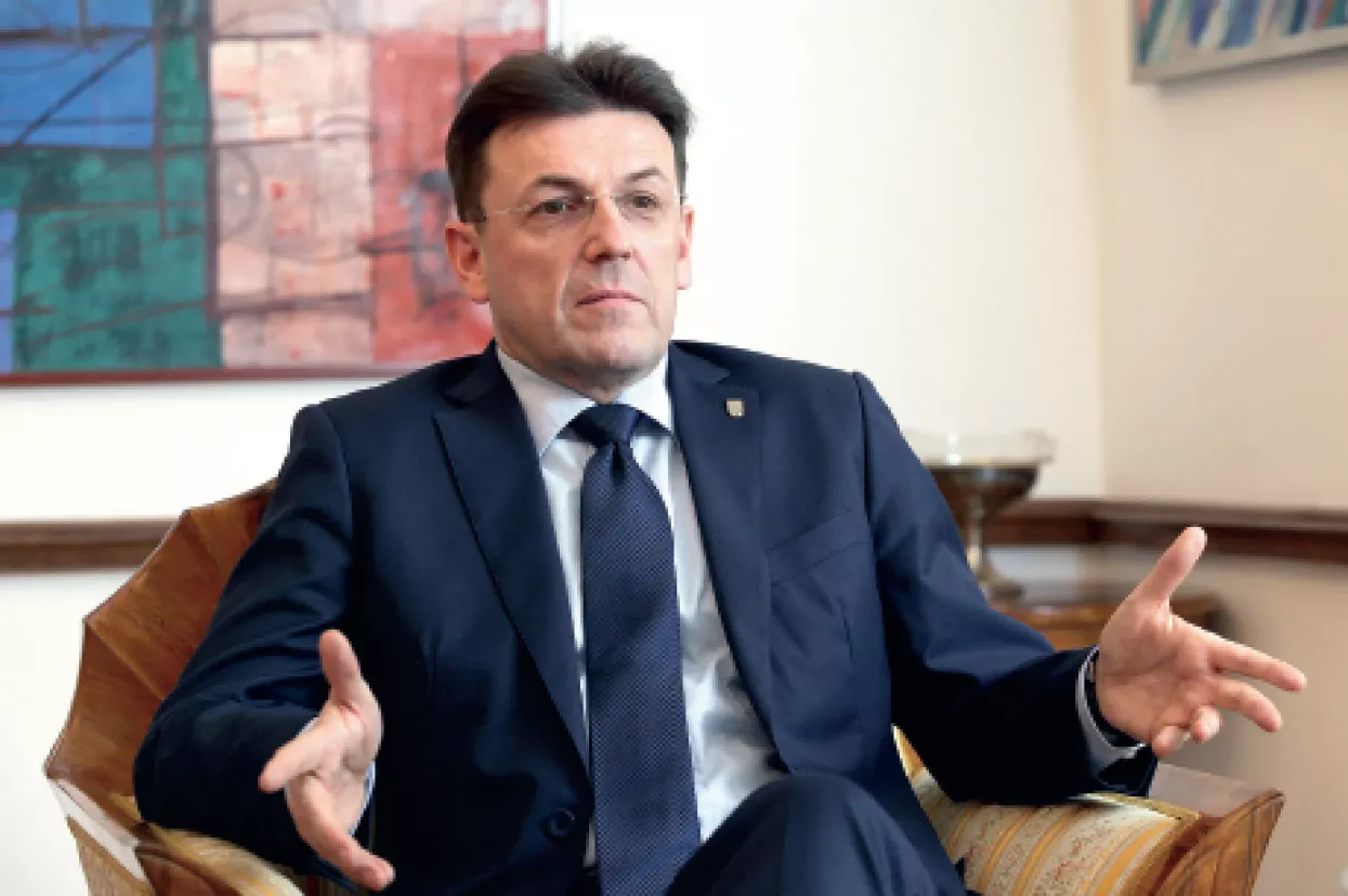 U novom broju Lidera: HGK se zauzima za to da se u hrvatska veleposlanstva vrate gospodarski atašei