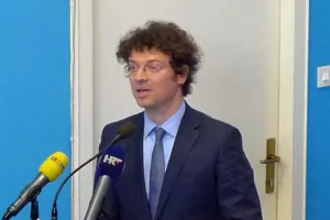 Hoće li se i Šustar nasukati na hridi ideologije?