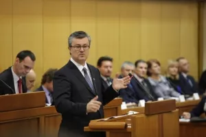 Premijer Orešković treba izravno nadzirati strateške investicije