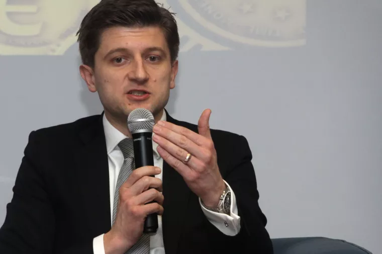 Marić zaduživanjem i privatizacijom državne imovine pokriva proračunski deficit od 9 milijardi kuna