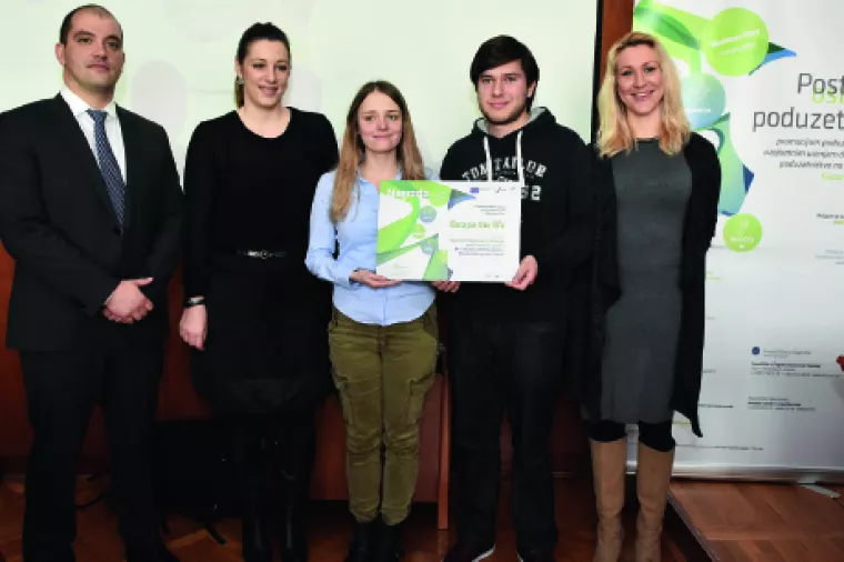 Poslovna &scaron;ansa aplikaciji za opu&scaron;tanje u virtualnoj stvarnosti