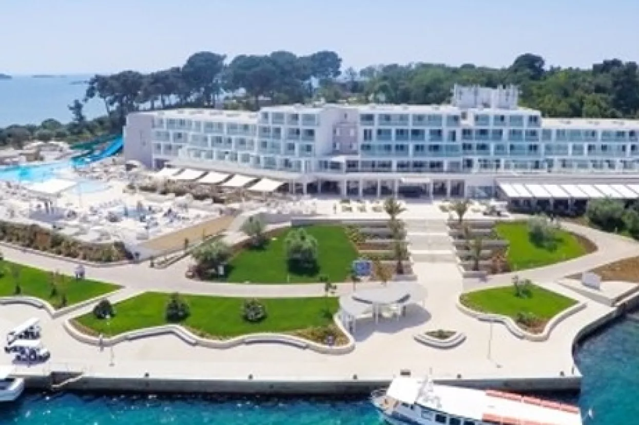 Valamar Riviera dovr&scaron;ila preuzimanje Hotela Ba&scaron;ka, a kamp Krk postaje prvi s pet zvjezdica u Hrvatskoj