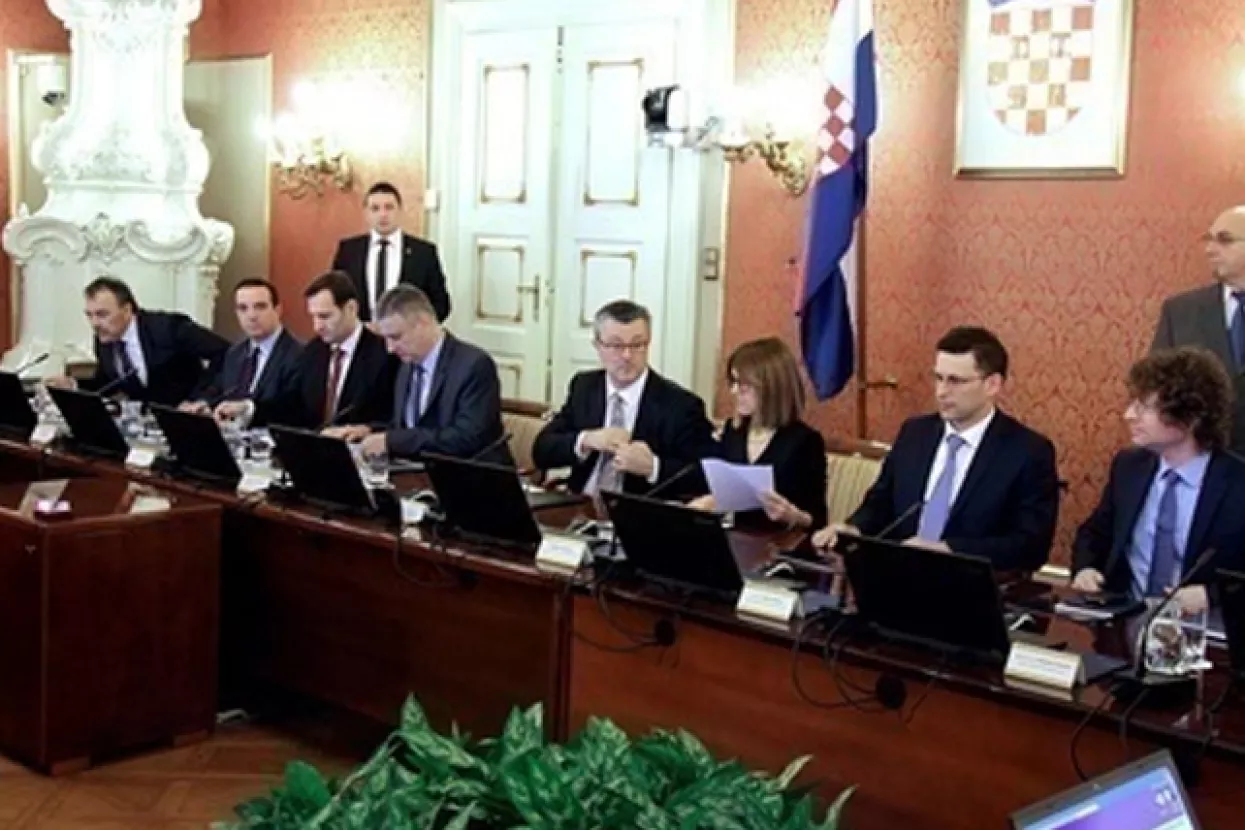 Vlada se ne može dogovoriti oko ničega osim oko rasprodaje imovine
