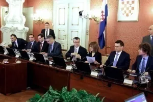 Vlada se ne može dogovoriti oko ničega osim oko rasprodaje imovine