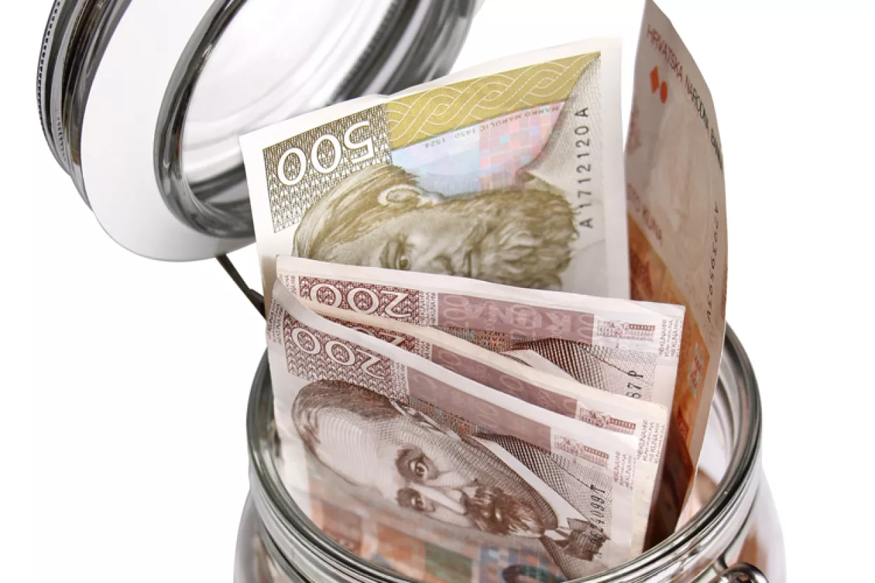 Prosječna plaća u svibnju 5.706 kuna, a najvi&scaron;e su zarađivala ova zanimanja...