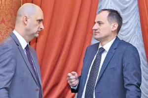 Tolu&scaron;ić vs. Dobrović - Dvije pouke predizbornog sukoba HDZ-a i Mosta