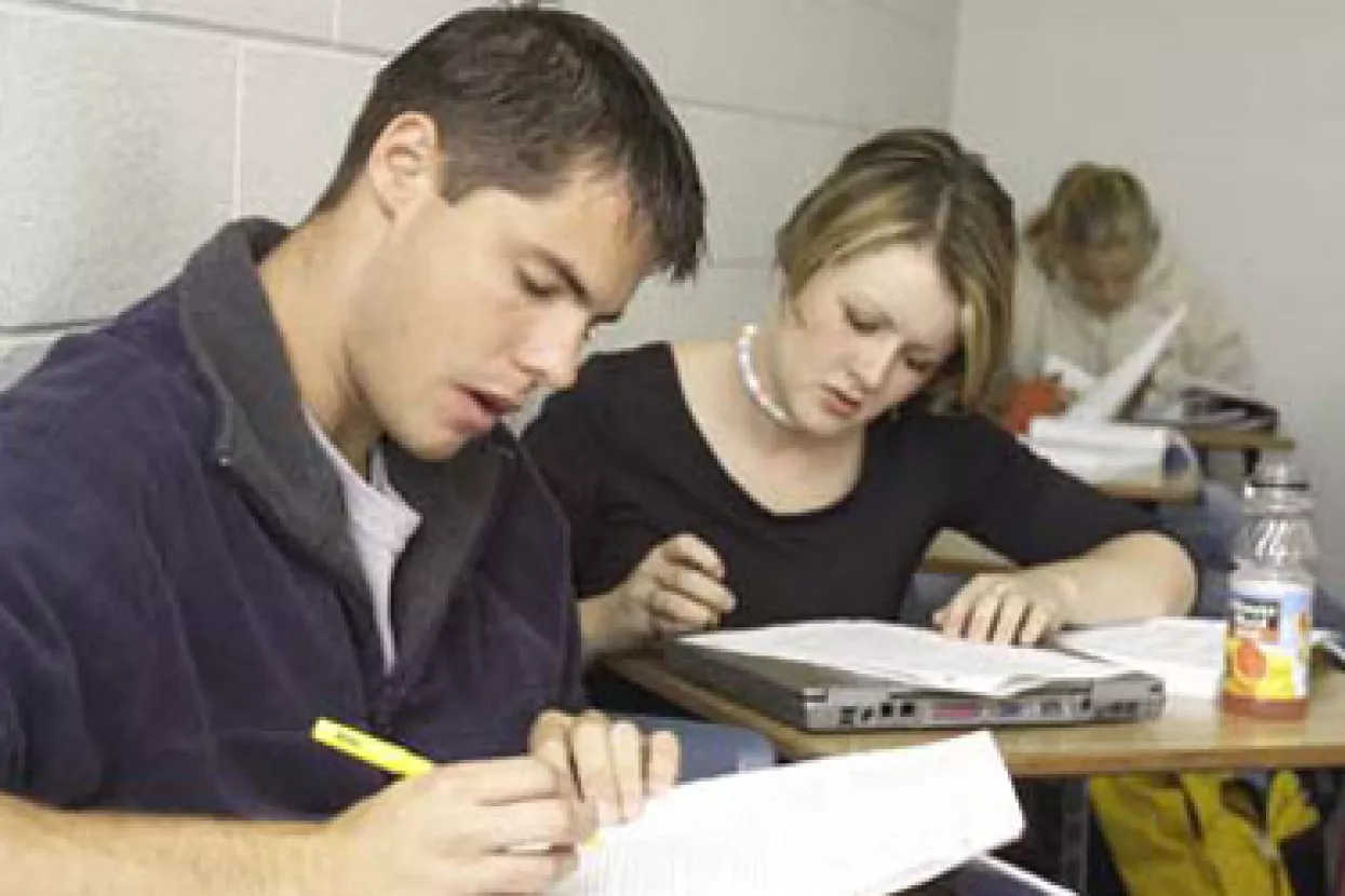 Studenti uputili 10 pitanja strankama o visokom obrazovanju