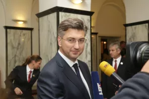 Andrej Plenković preuzeo dužnost premijera od Tihomira Ore&scaron;kovića i najavio prve poteze