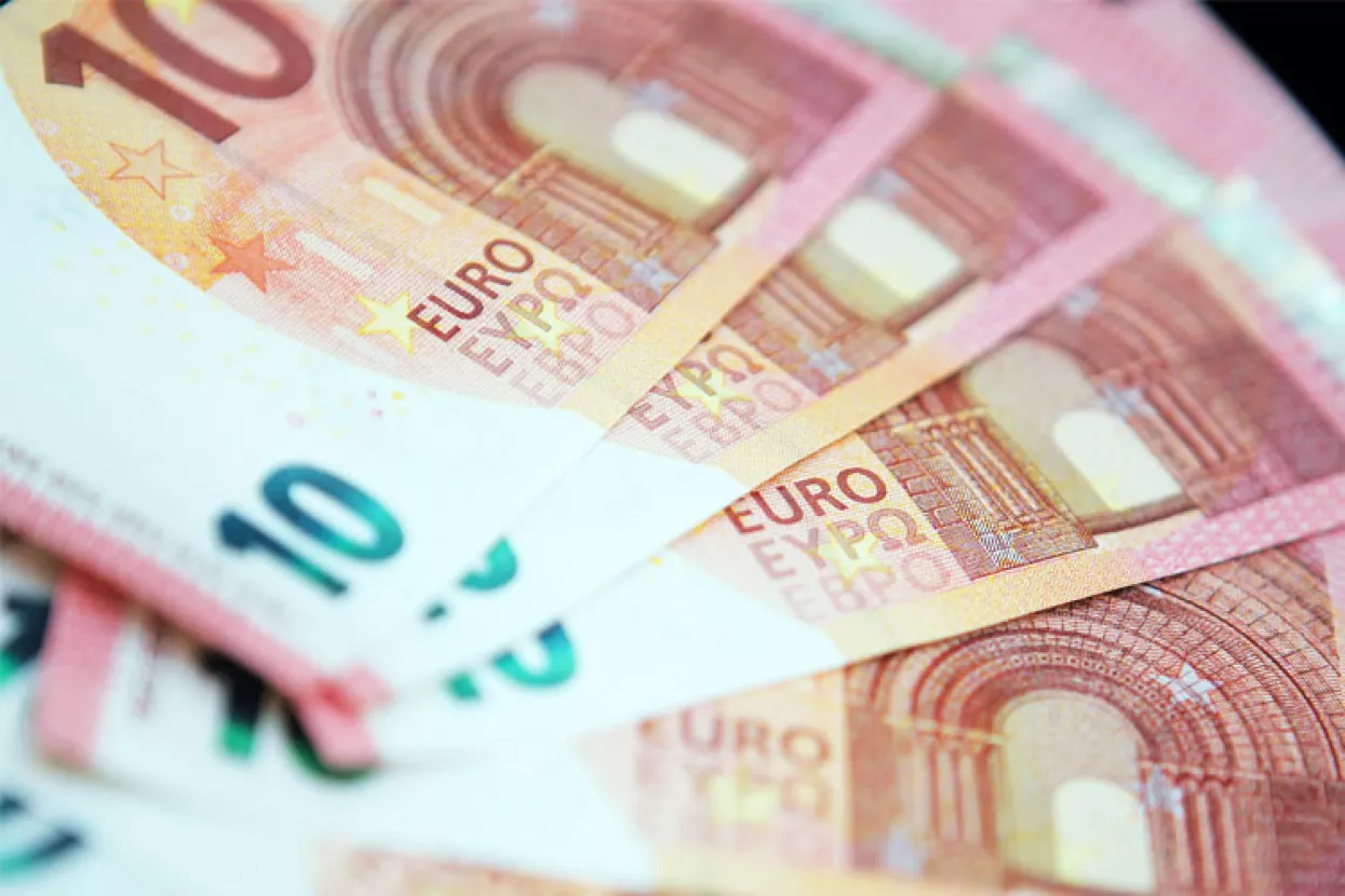 Unicredit bi radi dokapitalizacije mogao izdati 10 do 13 milijardi eura novih dionica