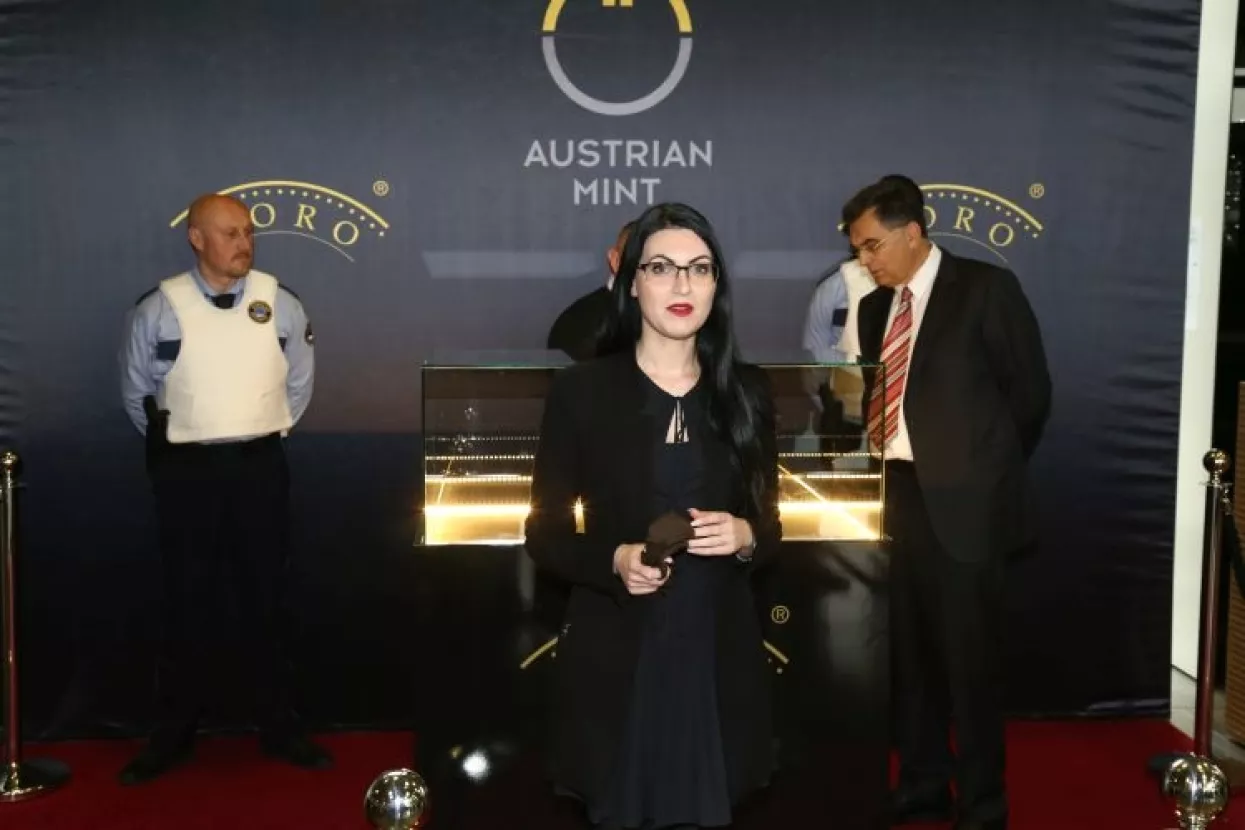 FOTO: Moro & Kunst predstavili zlatnu polugu vrijednu pola milijuna eura