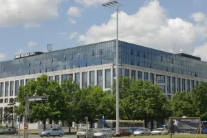 Je li Vladin model za otkup dionica Ine inicijalna javna ponuda za prodaju 25% HEP-a?