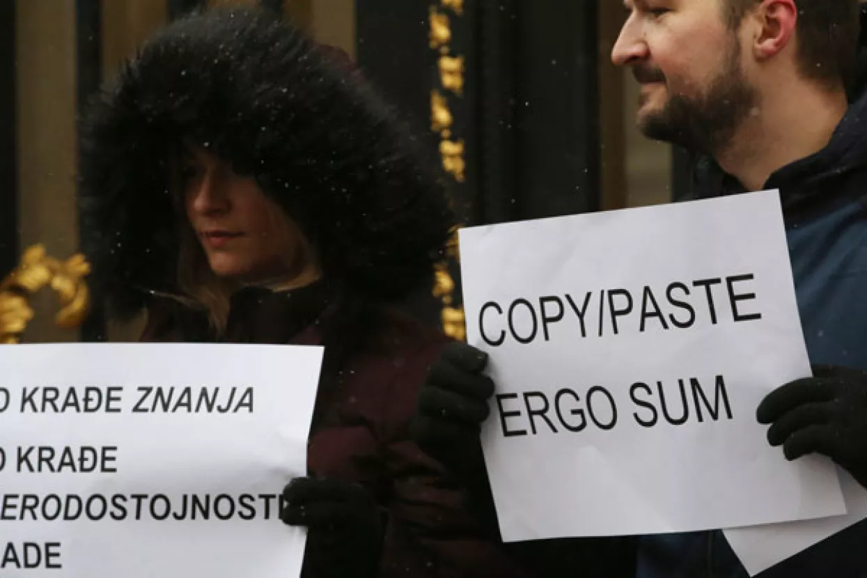 GOOD inicijativa zastupnicima dijelila 'šalabahtere' i pozvala na smjenu Barišića