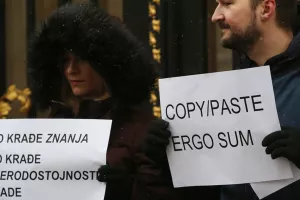 GOOD inicijativa zastupnicima dijelila 'šalabahtere' i pozvala na smjenu Barišića