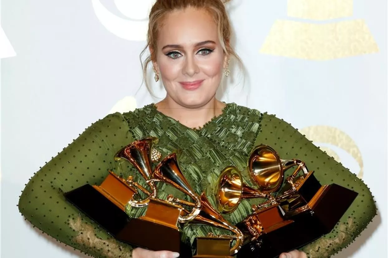 Adele 'pomela' Beyonce na dodjeli Grammya