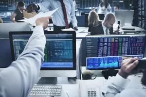 Svjetska trži&scaron;ta: Azijske burze pale, dolar oslabio nakon Trumpova poraza