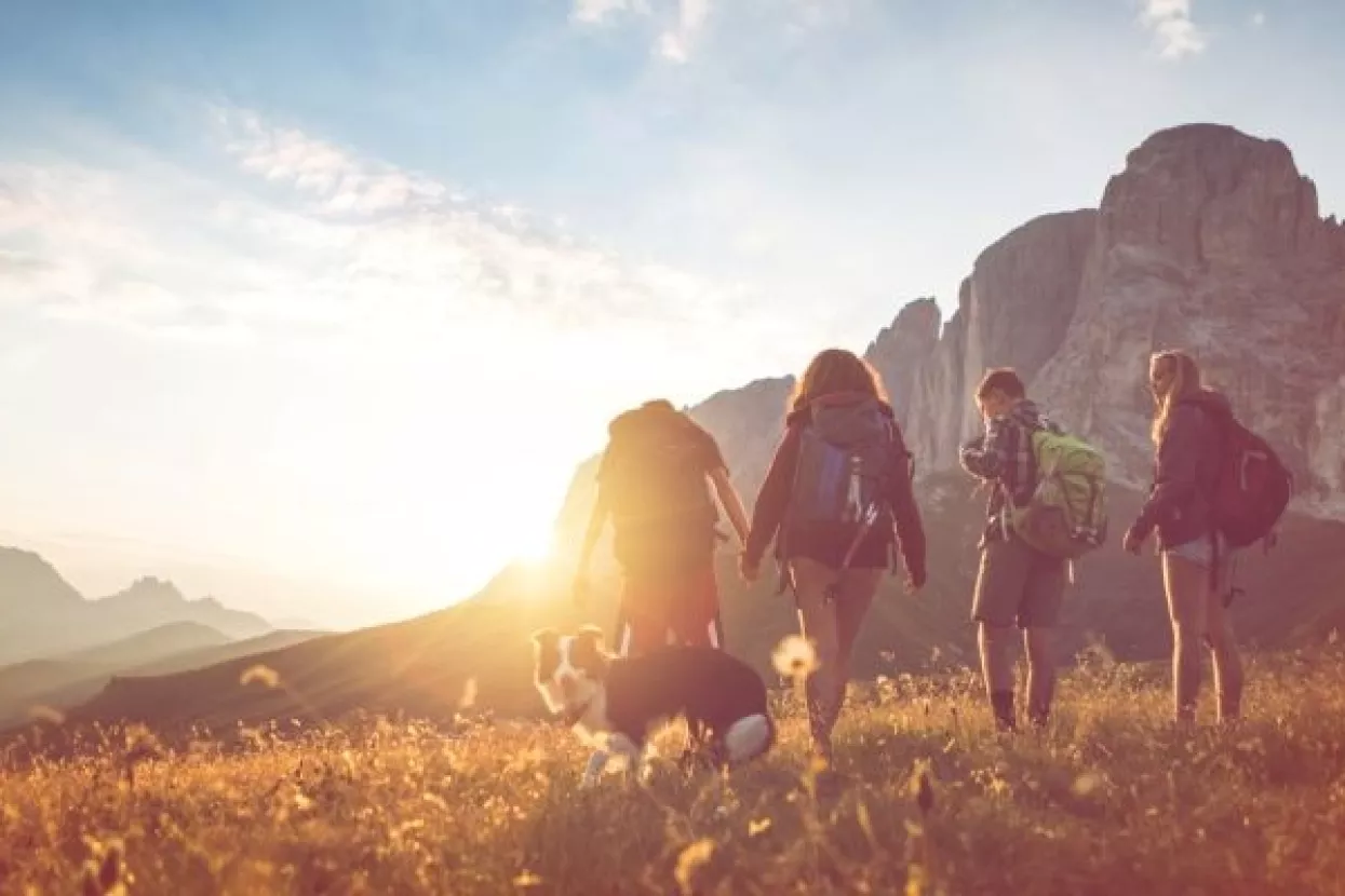 Booking.com: Hrvatski turisti koriste društvene mreže za planiranje putovanja iznad svjetskog prosjeka