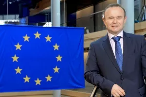 Škrlec: Komisija ne smije dozvoliti spajanje Bayera i Monsanta