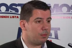Most: HDZ je 'vrbovao, pokušao kupiti' glas Runtića o opozivu Zdravka Marića