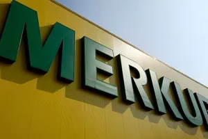 Dobavljači i kreditori, menadžeri i strani fondovi: Četiri ponude za slovenski Merkur
