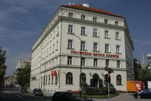 PBZ od 1. kolovoza snižava kamate na kredite građana