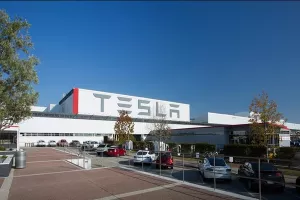 Teslina tvornica je 'zona predatora' tvrde zaposlenice, Musk opovrgava