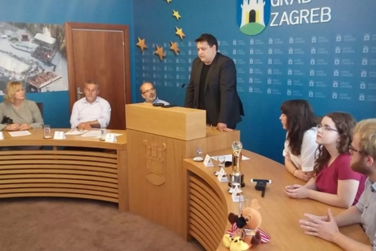 Hrvati treći na svjetskom prvenstvu u debati