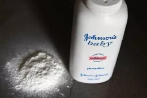 Johnson&Johnson suočen s odštetom od 417 milijuna dolara zbog karcinoma jajnika