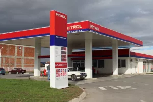 Porasli prihodi i neto dobit Petrola