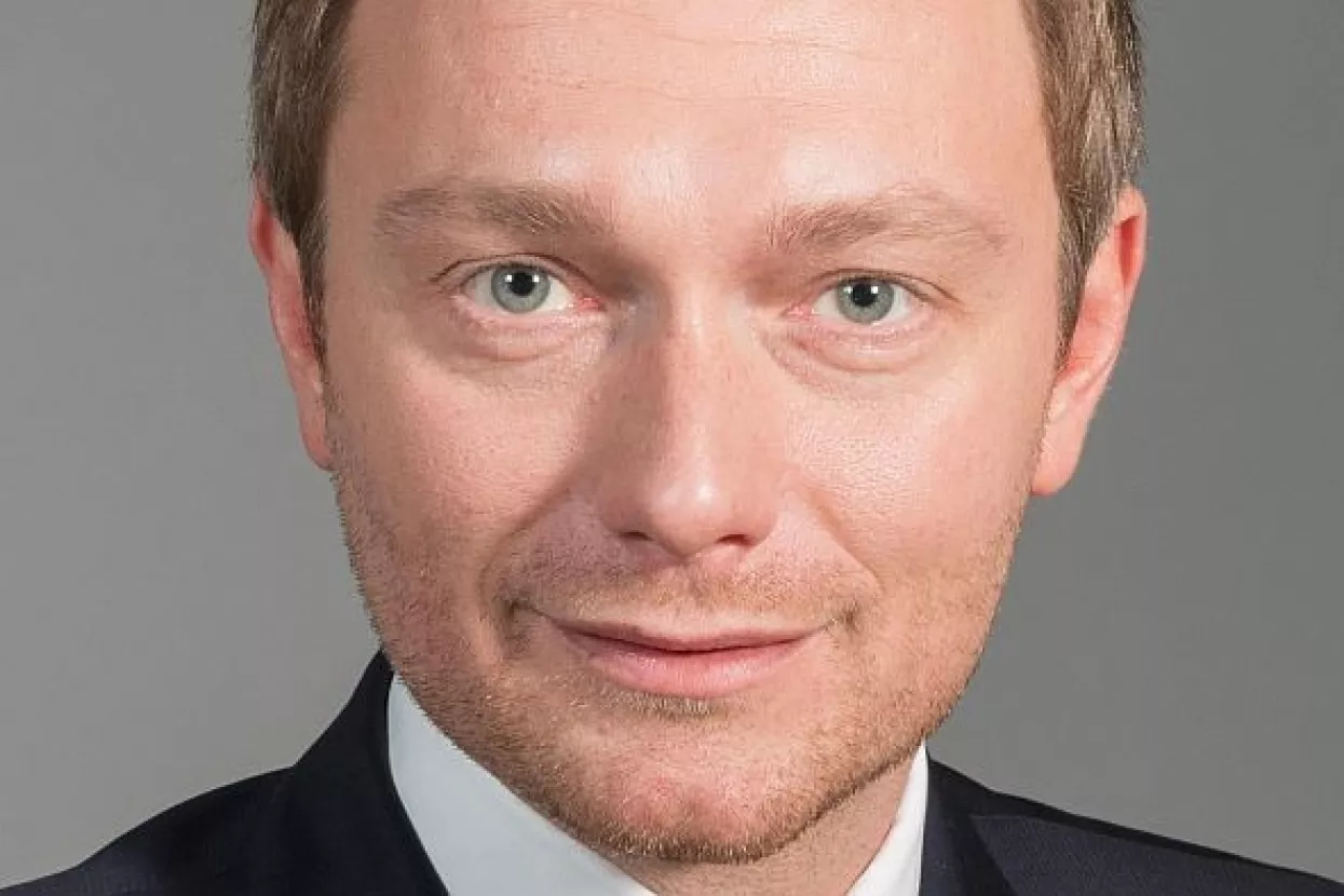 Njemačka predizborna kampanja: Narcizam, nudizam i juha od krumpira