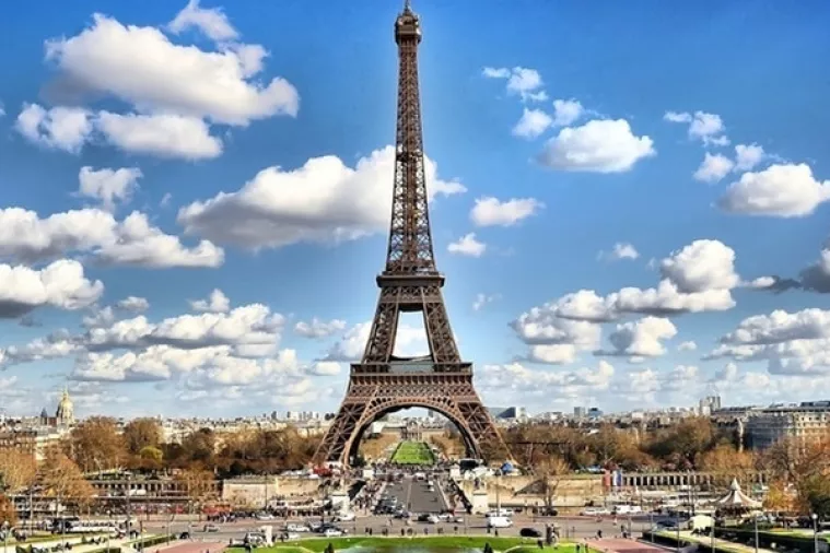 'Odvikavanje': Pariz planira do 2030. zabraniti sve osim električnih automobila